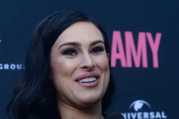 Rumer Willis Height,Weight,Net Worth,Boyfriends and more Rumer-10