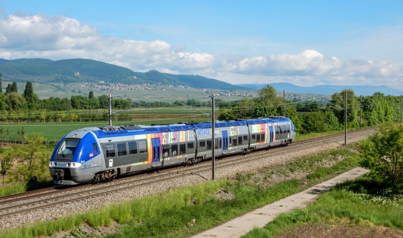 [TOPIC FERROVIAIRE] Photos et vidéos des trains de la SNCF en Champagne Ardenne et ailleurs - Page 6 Dscn4010