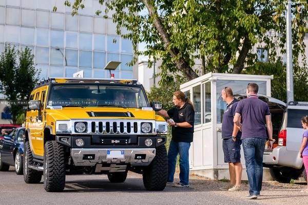 Aimez vous le Hummer en couleur jaune ? Mhp-2010