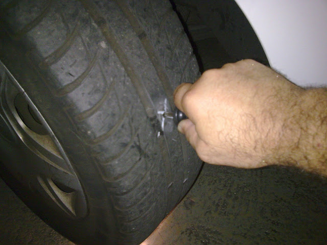  Reparación definitiva de neumático pinchado sin desmontar la rueda, fácil de reparar por uno mismo. 1010