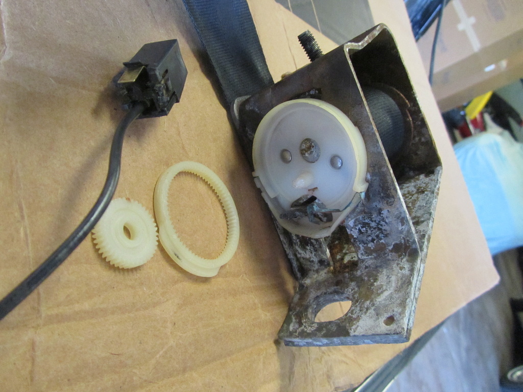 '76 EC/Sprint seat belt buzzer operation Img_5310