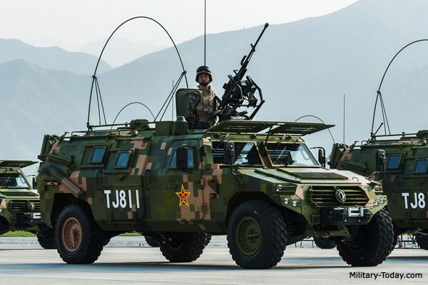Vehículos auxiliares del Ejército  Dongfe14