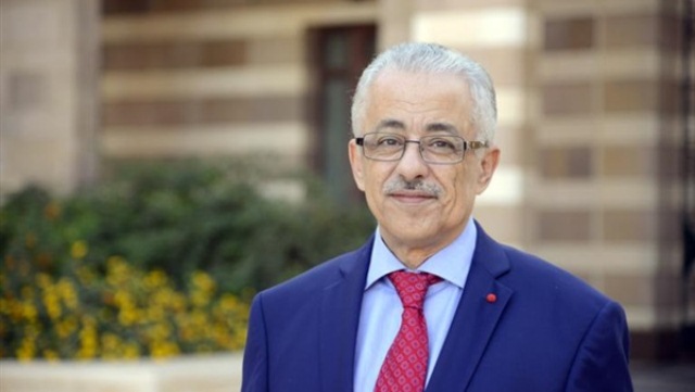 أولياء أمور الطلاب بالثانوية العامة للغات و التجريبى بوزير التربية والتعليم لتطبيق "التعريب "2019-2020" 18-7-210
