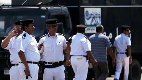 الشرطة تضبط مركزين غير مرخصين لممارسة النشاط الطبى بالقاهرة 64213