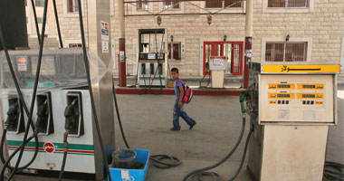 وزارة "البترول" تخفض أسعار البنزين 25 قرشًا وتثبت سعر السولار اعتبارًا من الغد "السبت" Gas-st10