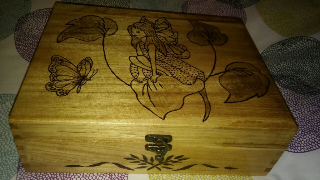 caja de madera pirograbada Flamen15