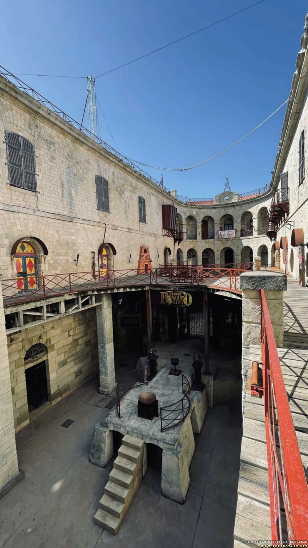 Photos des tournages Fort Boyard 2021 (production + candidats) - Page 17 Image367