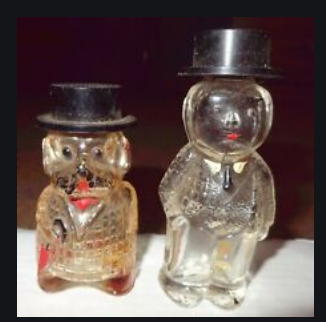 miniature parfum personnage avec son chien entre les jambes Capt1731