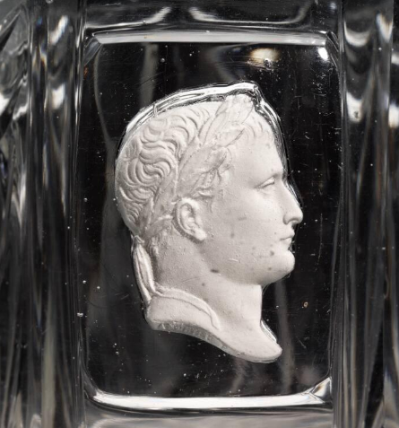 Gobelet en cristal avec profil de Napoléon : datation ? Origine ? Capt4493