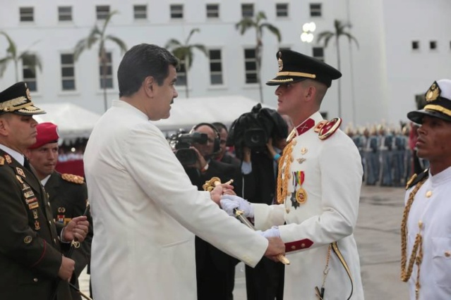Presidente Maduro: Todos los días debemos elevar la fortaleza de la institución militar 004_eg10