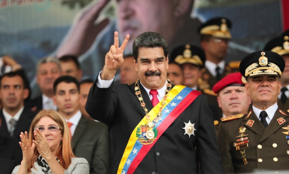 Presidente Maduro y Militares