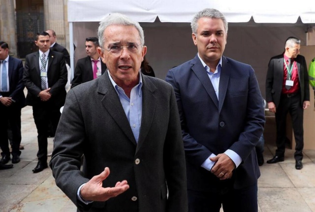 New York Times: Tres testigos vinculan a la familia Álvaro Uribe con paramilitares Colomb10