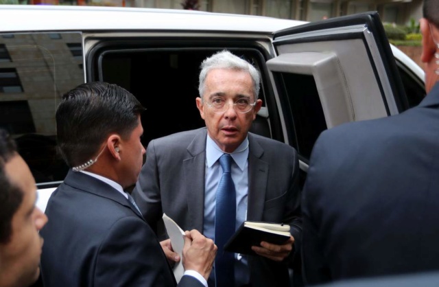 Grupo paramilitar funcionaba en propiedad de la familia de Álvaro Uribe Dt_com10