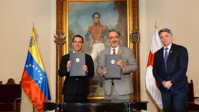 Venezuela firma un acuerdo de cooperación con la Cruz Roja