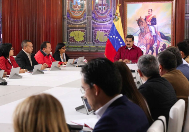 Presidente Maduro solicitó fortalecer mecanismos de pagos electrónicos y bioelectrónicos en el país Maduro11