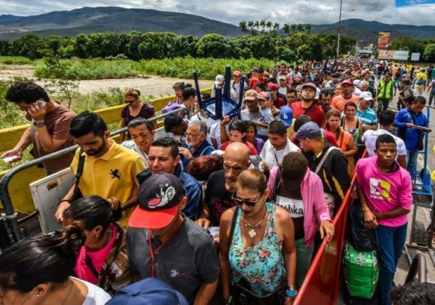Colombianos llegan a Venezuela