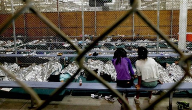 Denuncian condiciones infrahumanas que viven los niños inmigrantes detenidos en EEUU Nizos-10