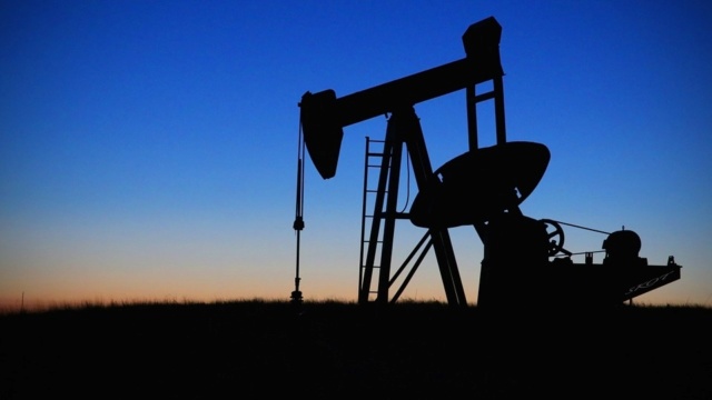 Arabia Saudita, en problemas tras aumentar la producción de petróleo para complacer a Trump Pump-j10