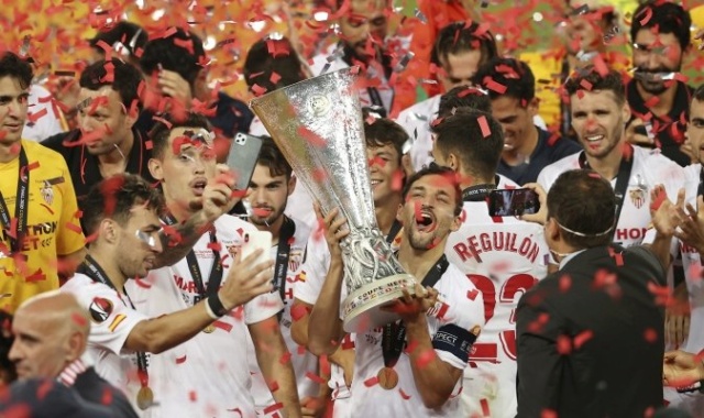 Sevilla derrota al Inter y gana su sexta copa de la Europa League