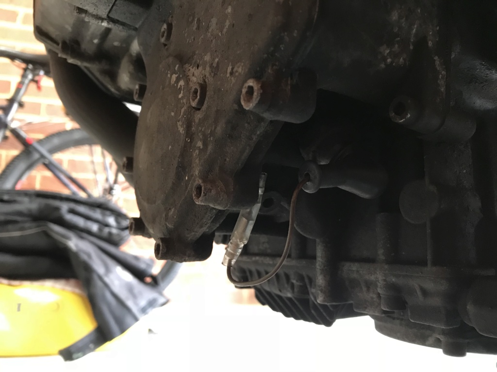Faulty oil warning switch suspected  95ace610