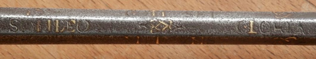 Après le sabre en fer... L'épée en fer... Epee_f10