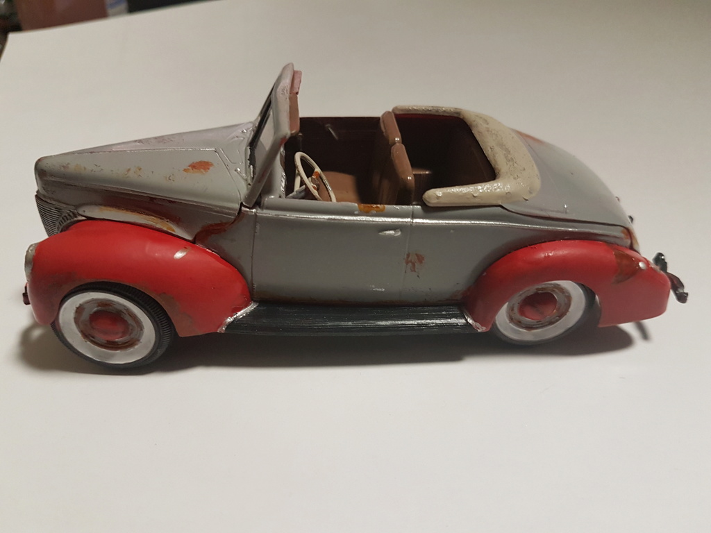 1/32 Ford cabriolet 1940 Lindberg - Page 3 20241040