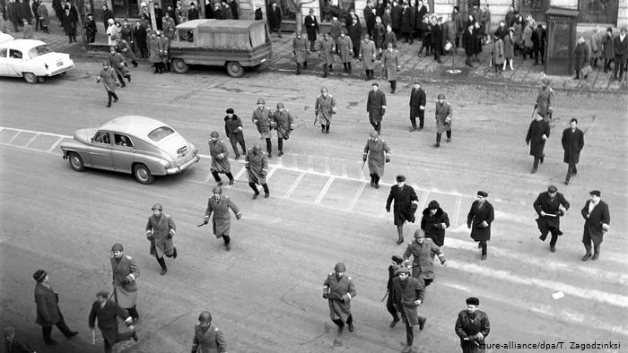 Červený Poplach : Une confrontation OTAN-soviétique en Tchécoslovaquie (1968) - Page 2 Warsaw10