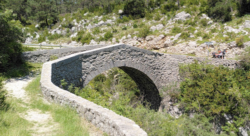 Une orange en Haute Provence - Page 2 Pont11