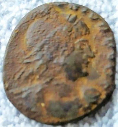  Identification d'une autre monnaie romaine du IV° siècle ? Aversr12