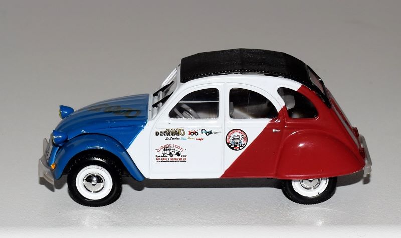 "CITROËN 2 CV au 1/43°" Collection HACHETTE - 2003  Dsc_0984