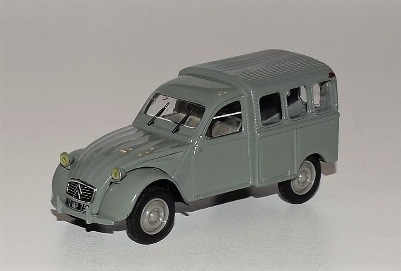 "CITROËN 2 CV au 1/43°" Collection HACHETTE - 2003  - Page 2 Dsc_1963