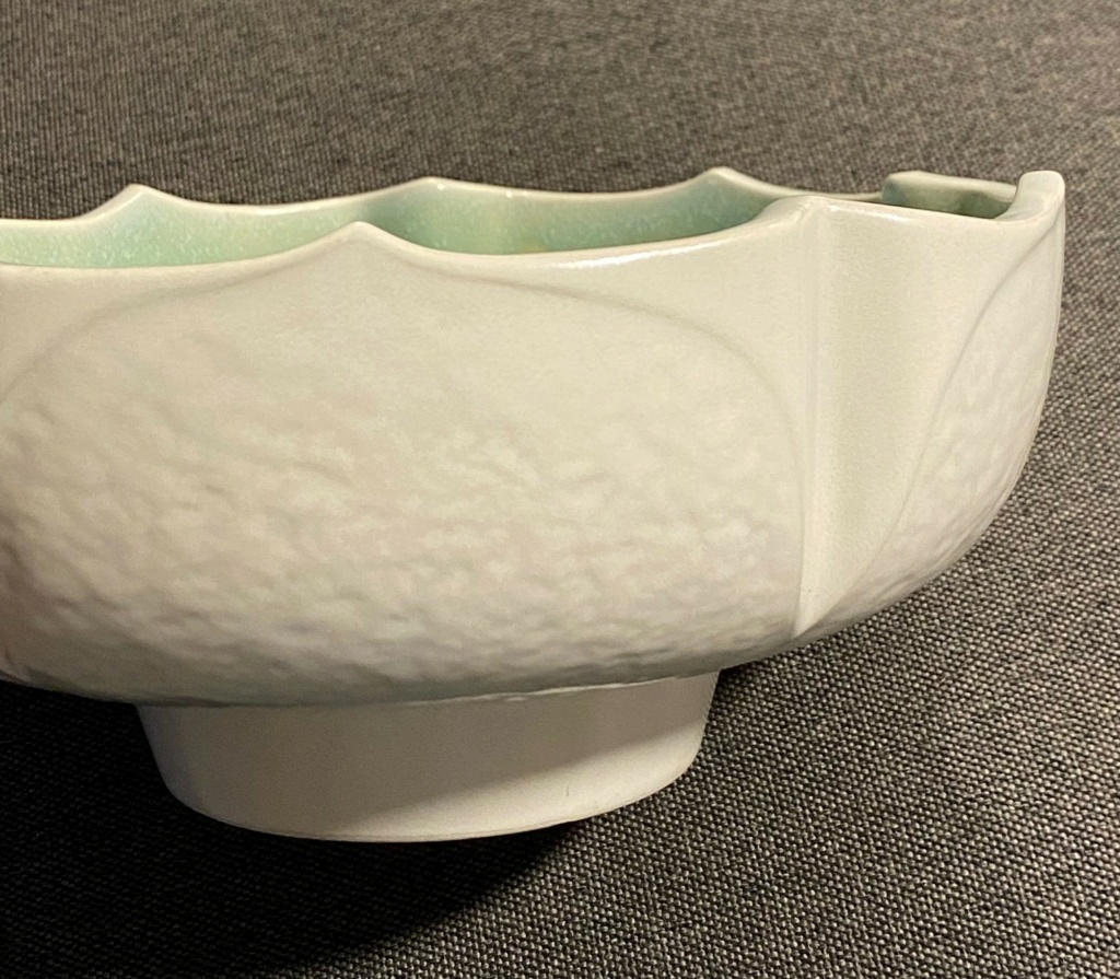 Can anyone help identify maker of bowl? Bowl210