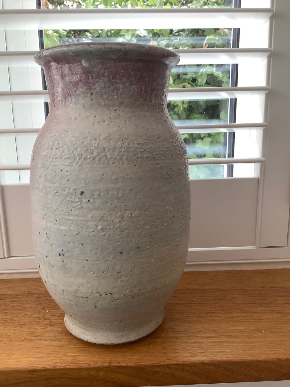 Help identifying large textured vase , RR mark Img_5015