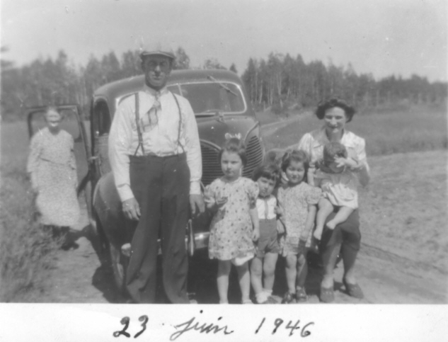 Quels étaient les chars (photos) de vos parents, grand-parent, oncles - Page 2 Juin1910