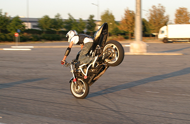 week end stunt !!!! Hugo2_16