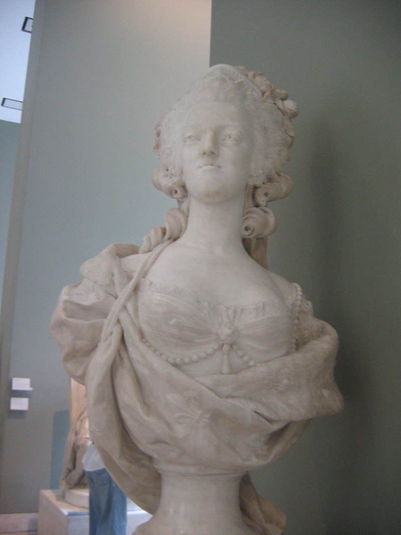 Les bustes de Marie-Antoinette par Boizot - Page 2 Img_2410