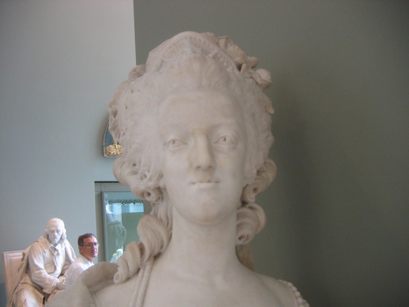Les bustes de Marie-Antoinette par Boizot - Page 2 Img_2411