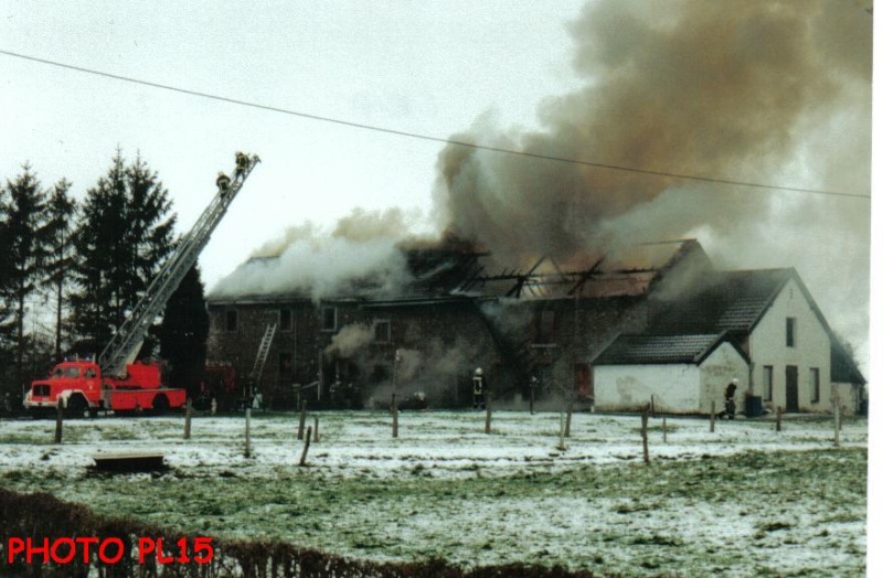 Feu de fermette à Lontzen le 31/12/2000 (photos) Secour21