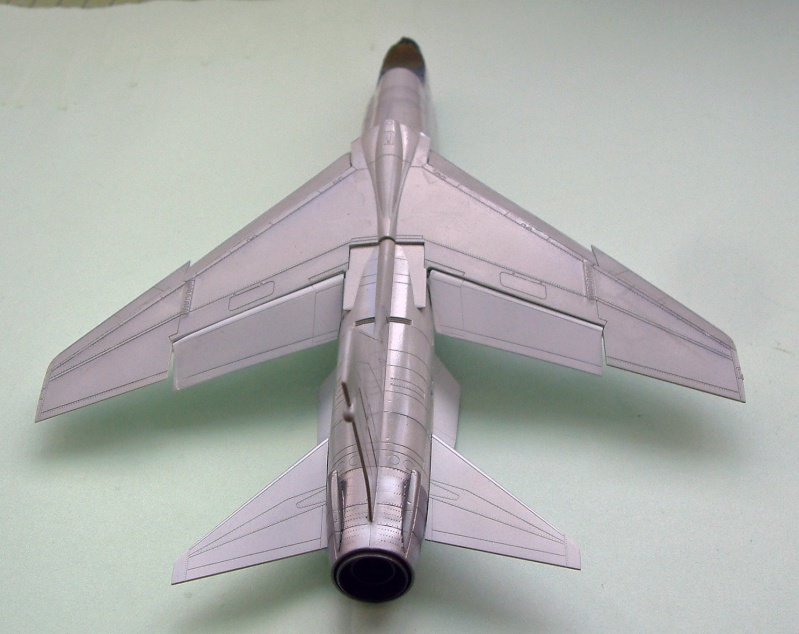 F8E Crusader [Academy] 1/72  00416