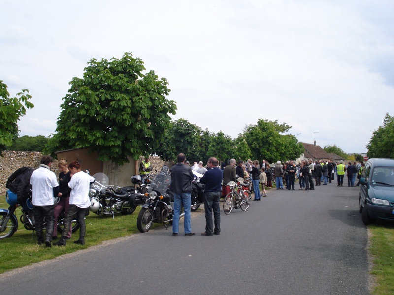 Grand Rassemblement de motos à Crécy-Couvé le 21 mai Dsc00044