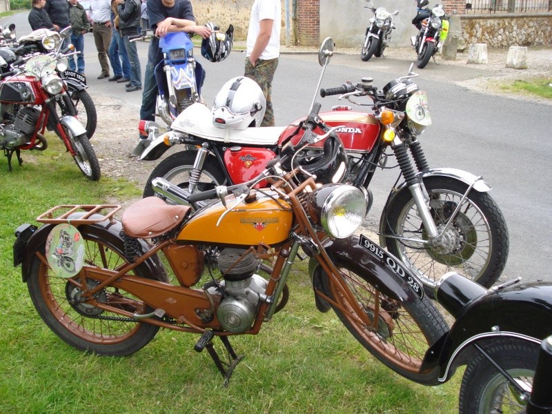 Grand Rassemblement de motos à Crécy-Couvé le 21 mai Dsc00086