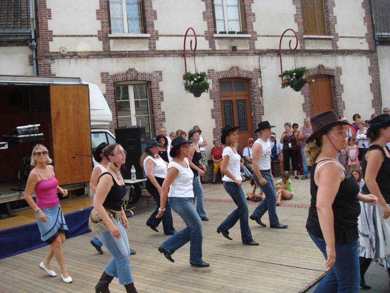 Danse Country, Rue Isambart à Ezysur Eure le 4/7 Dsc03347