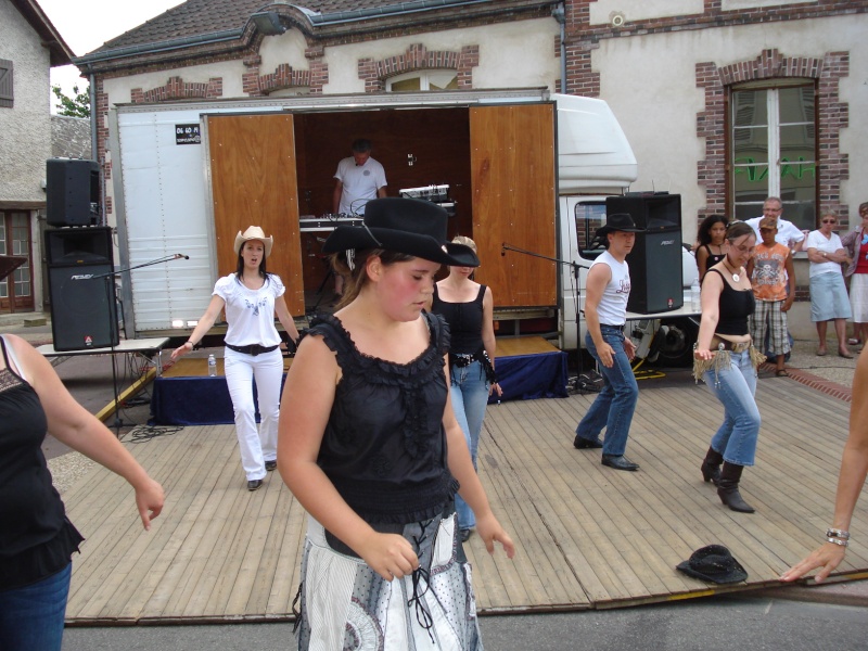 Danse Country, Rue Isambart à Ezysur Eure le 4/7 Dsc03352