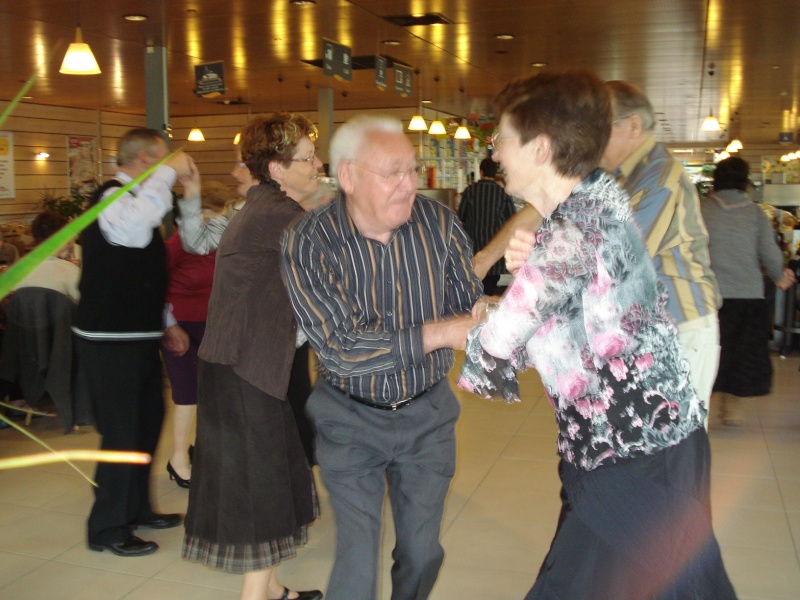 Thé dansant avec Claude PELEGRIS à CORA le 12 mai. Dsc09743