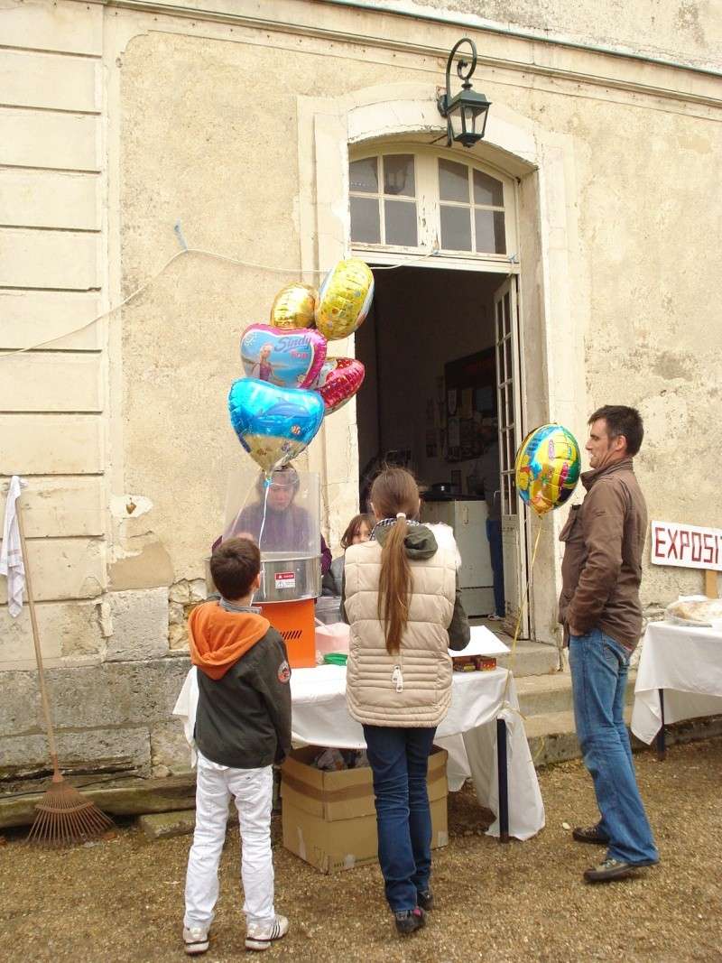 Le Salon artisanal à Crécy-Couvé, le 17 mai. Dsc09973