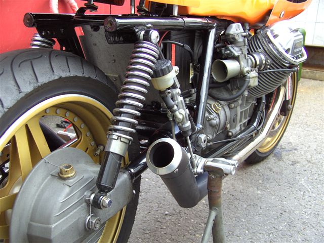 Guzzi... juste l'essentiel des Café Racer - Page 15 Bikers19