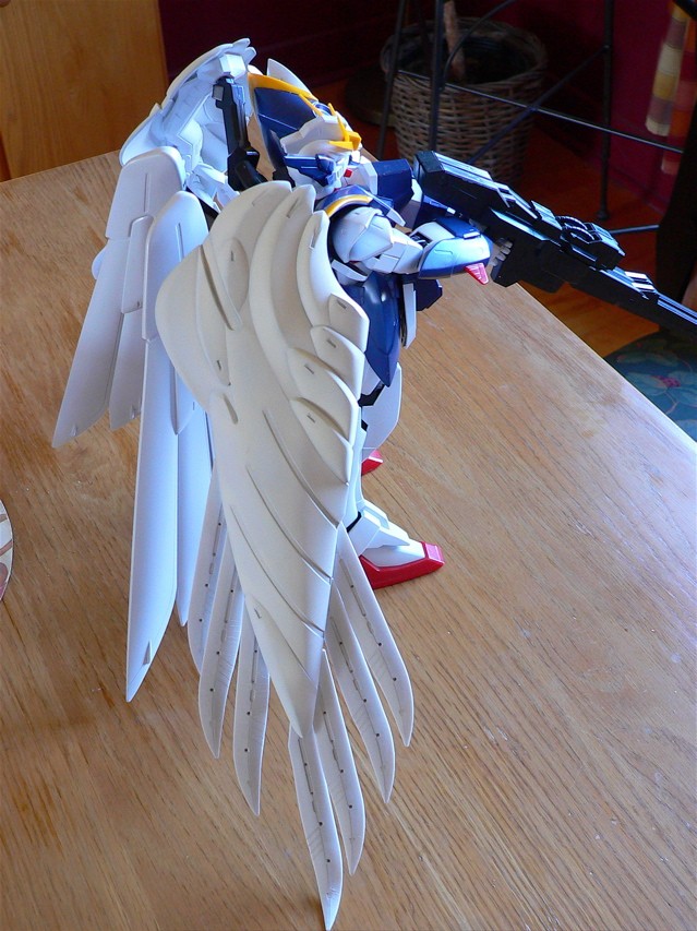 Gundam Wing-Zero Custom 1/60 P1040420