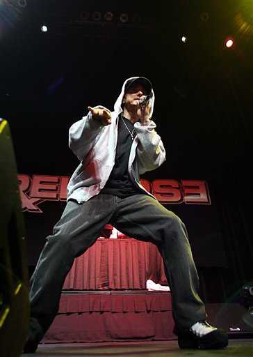 Eminem puts on free show in Detroit Em_rel19