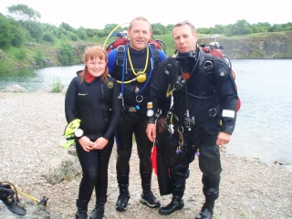 Congratulations - new divers 12th July P6120012