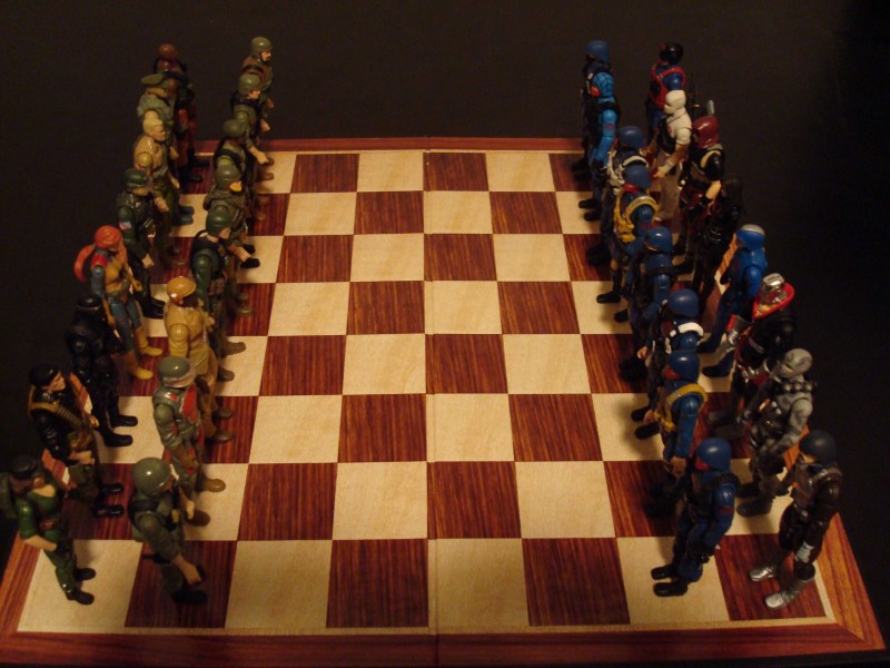 Après le "Monopoly", on passe au "toucher/couler" Chess10